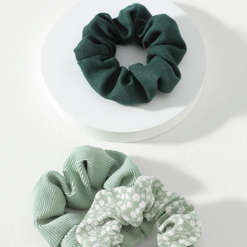 Ditsy Green Floral Print Scrunchie Set of 3 - Picture 2 of 4